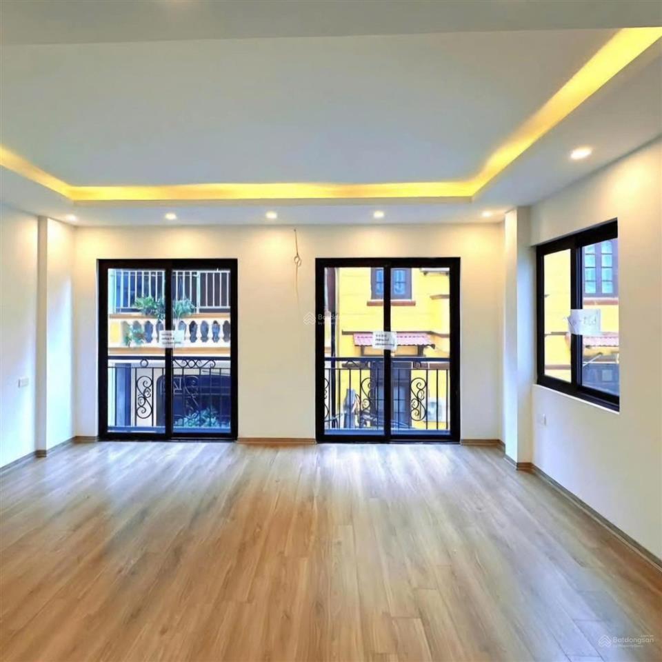 Bán nhà hoàng công chất ,dt 50m², ô tô tránh, vỉa hè  khu dân trí cao, giá 14.6 tỷ