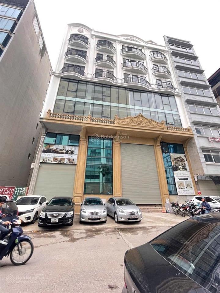 Tòa văn phòng nguyễn hoàng diện tích 240m², 10 tầng mặt tiền 18m giá 142 tỷ dòng tiền khủng