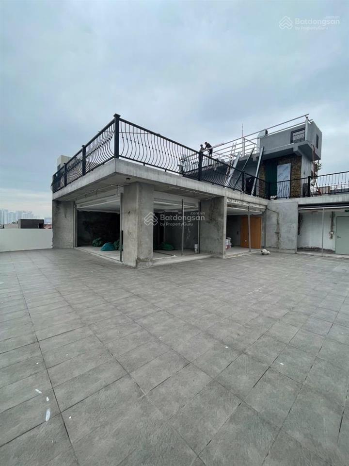 Tòa văn phòng nguyễn hoàng diện tích 240m², 10 tầng mặt tiền 18m giá 142 tỷ dòng tiền khủng