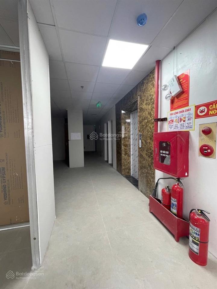 Tòa văn phòng nguyễn hoàng diện tích 240m², 10 tầng mặt tiền 18m giá 142 tỷ dòng tiền khủng