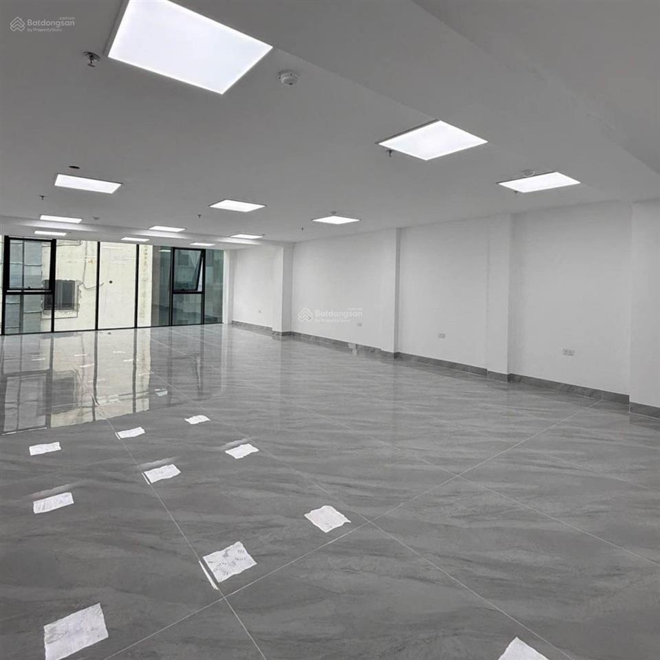 Tòa văn phòng phố nguyễn hoàng 118m², 11 tầng, doanh thu ~2.5 tỷ/năm, giá 69 tỷ