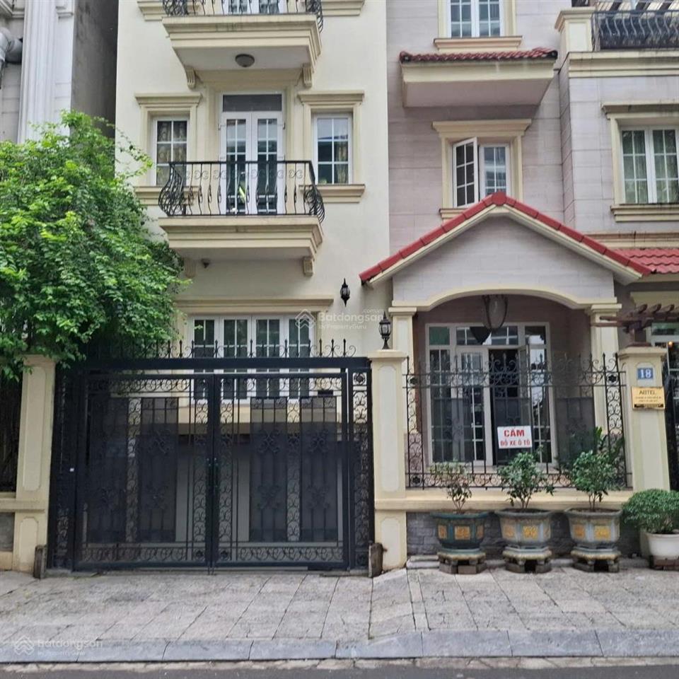 Biệt thự lô góc cầu giấy 236m giá 140 tỷ