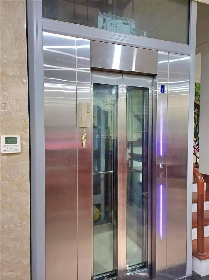 Mặt phố hoàng quốc việt  205m  7 tầng thang máy  90 tỷ kinh doanh đỉnh