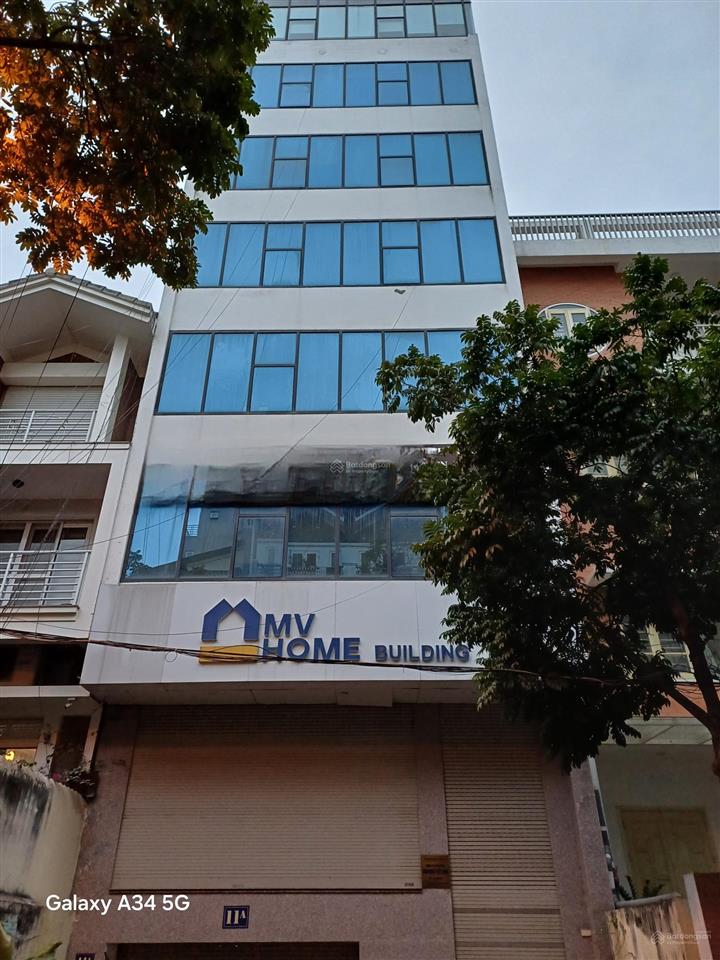 Mặt phố hoàng quốc việt  205m  7 tầng thang máy  90 tỷ kinh doanh đỉnh