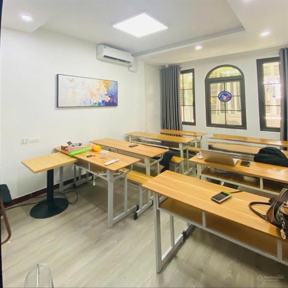 Bán nhà trần quốc hoàn 36m2 4 tầng phân lô, ô tô tránh kinh doanh 14,3 tỷ