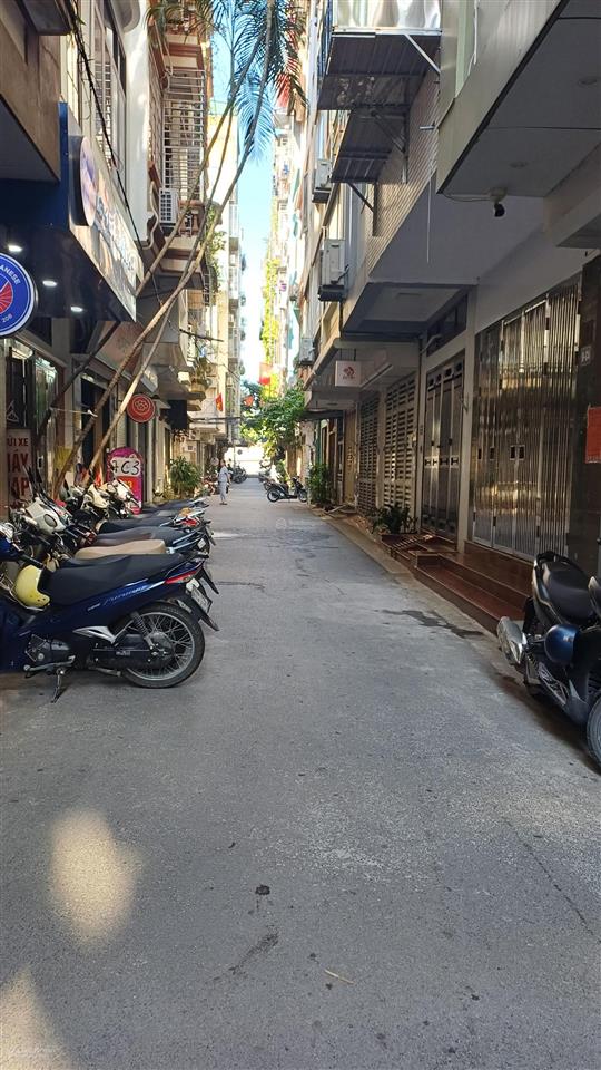 Bán nhà phố phạm văn đồng 40m²  phân lô  ô tô tránh  vị trí thuận tiện, giá hấp dẫn