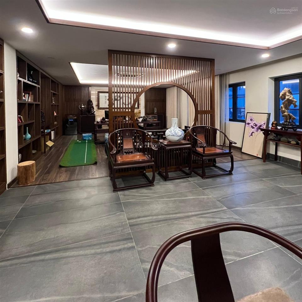 Bán tòa văn phòng lô góc đình thôn 317m2 dòng tiền 220 triệu/tháng giá thương lượng