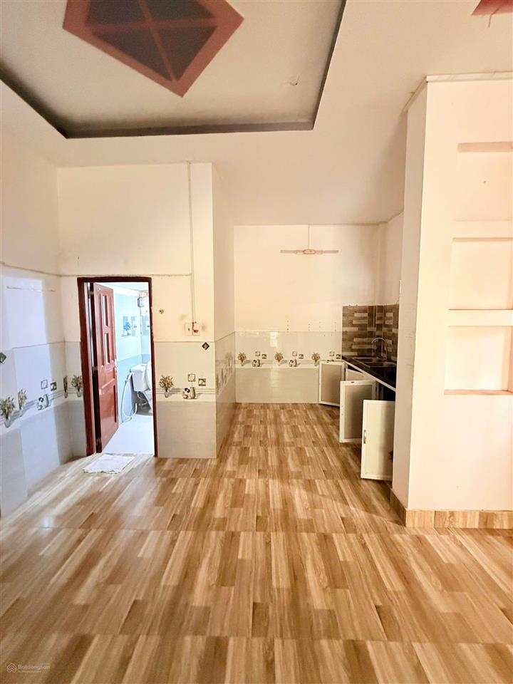 Nhà xinh 44m2  ngang 4 x11m  ô tô đậu cửa  sổ hồng riêng  p14 gò vấp chỉ 4,x tỷ nhỏ