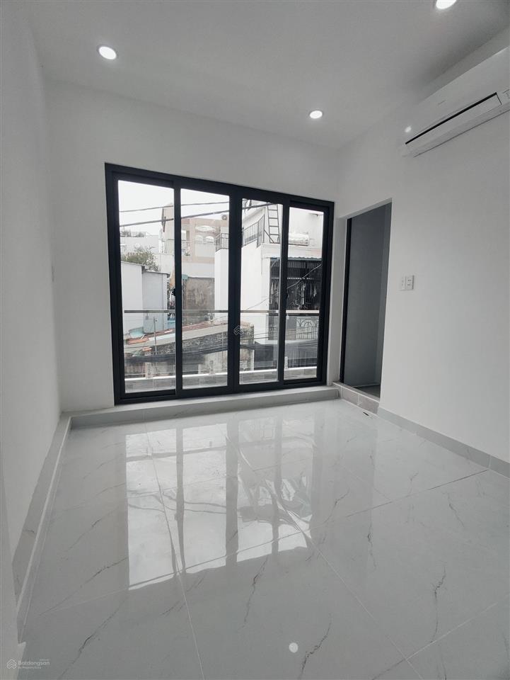 Chủ giảm 200 triệu  bán nhà mặt tiền zá trong hẻm ngay emart phan văn trị  cạnh chợ gò vấp 4,x t