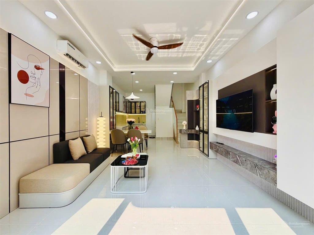 Bán nhà xây mới nguyễn kiệm 4 x11m  đối diện bệnh viện 175 ngay sân bay tân sơn nhất ra hxh 20m