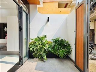 Bán nhà xây mới nguyễn kiệm 4 x11m  đối diện bệnh viện 175 ngay sân bay tân sơn nhất ra hxh 20m