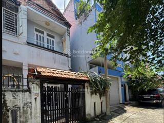 Cho thuê nhà 90 m2 thoáng mát, hẻm ô tô