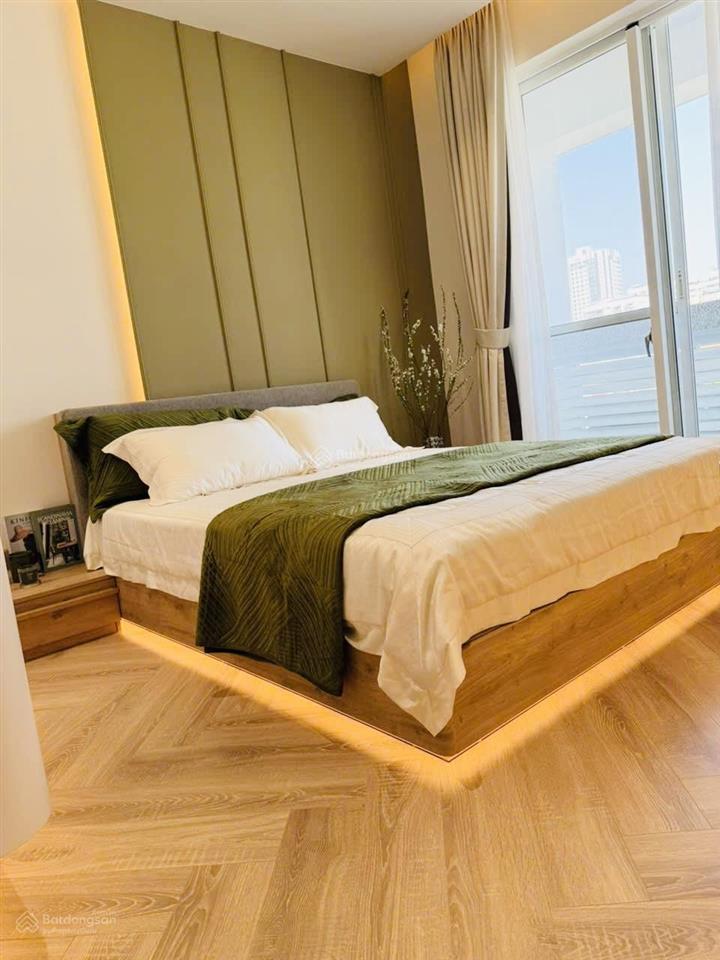 Cần bán siêu phẩm riverpark risedence view trực diện công viên, full nội thấp cao cấp mới 100%.