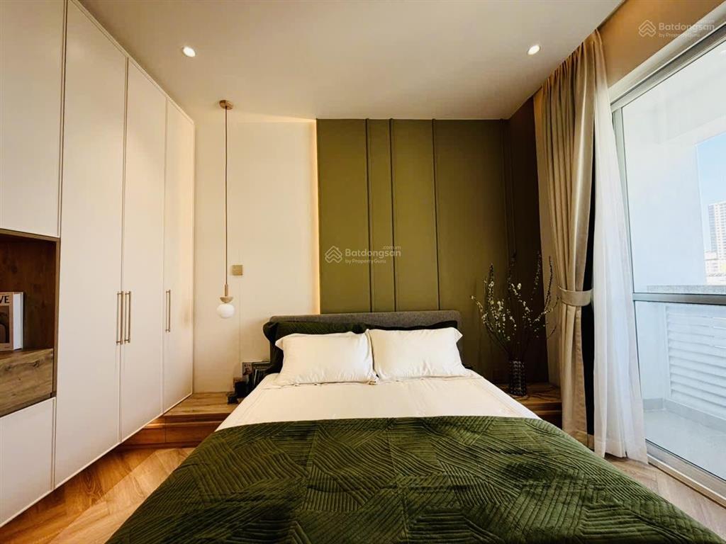 Cần bán siêu phẩm riverpark risedence view trực diện công viên, full nội thấp cao cấp mới 100%.