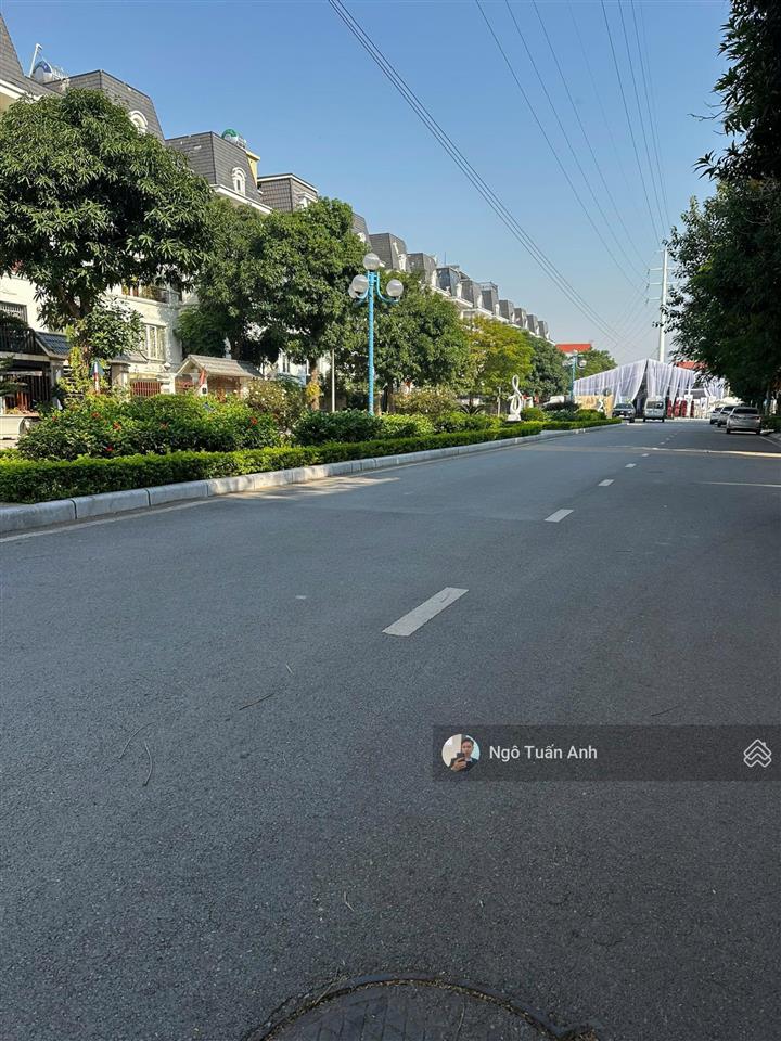 Bán biệt thư hoài đức, mặt tiền 14m xây 5 tầng, sẵn sổ giá bán 11xtriệu/m2