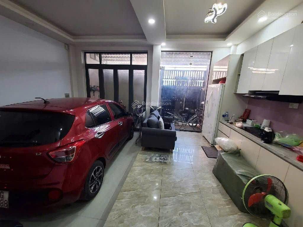 Cần bán ngang 6.1m mặt tiền đường đối diện vạn phúc city 76m2 giá 8 tỷ