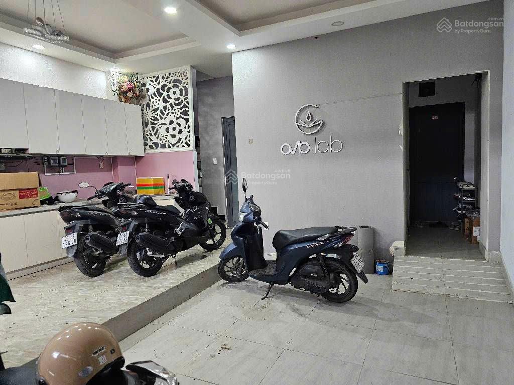 Cần bán ngang 6.1m mặt tiền đường đối diện vạn phúc city 76m2 giá 8 tỷ