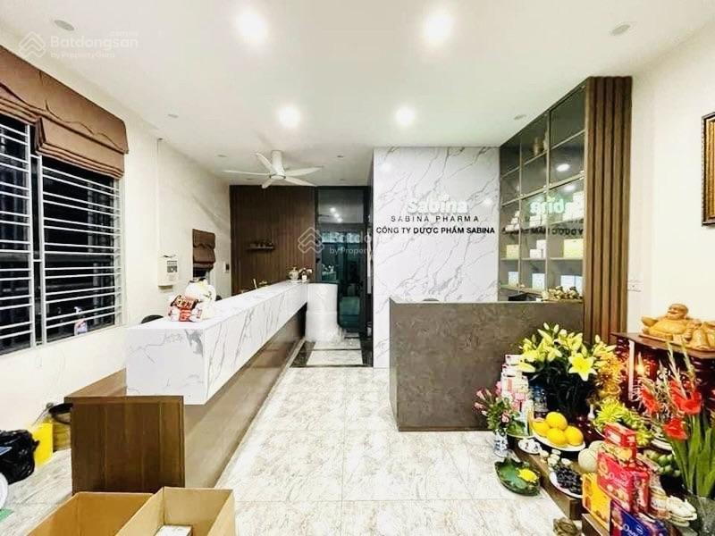 Bán tòa văn phòng! nguyễn thị định, thang máy, ô tô tránh, vỉa hè, thông thẳng phố, kd, vp. 70m2*6t