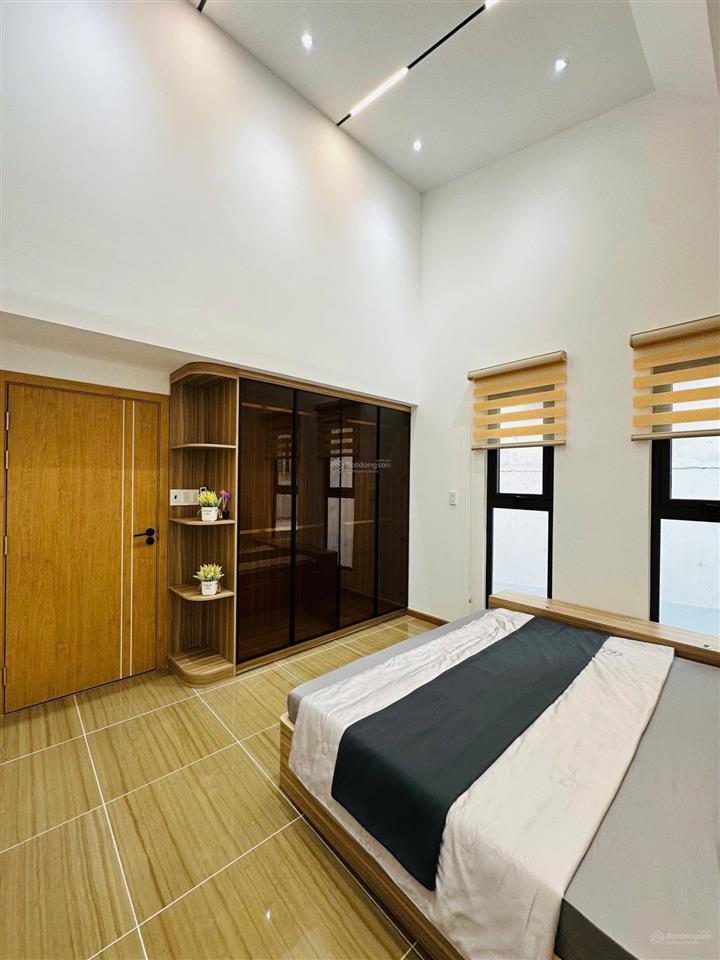 Dưới 4 tỏi  nhà hẻm xe hơi  phường 14, quang trung, gò vấp