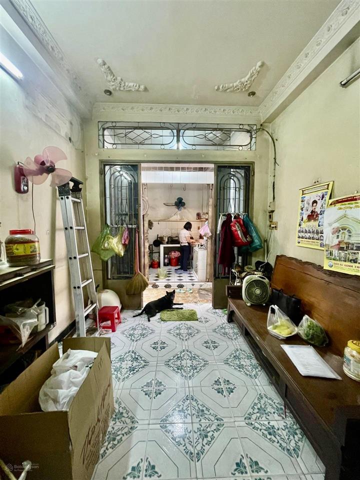 Nhà phan văn trị  đúc 2 tầng  dưới 4 tỏi