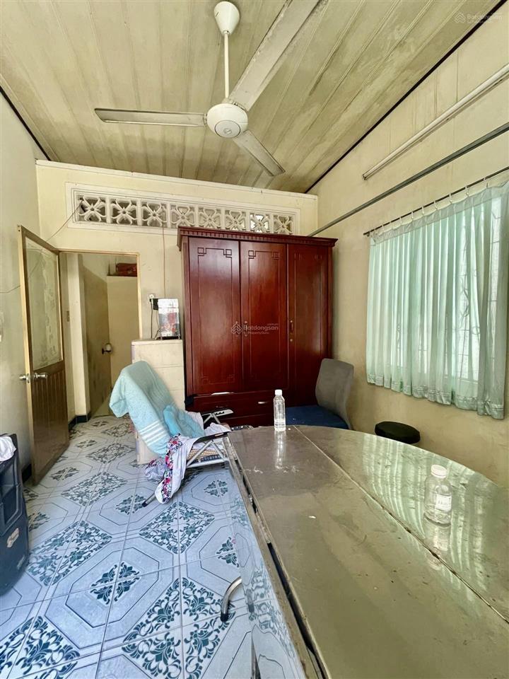 Nhà phan văn trị  đúc 2 tầng  dưới 4 tỏi
