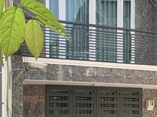 Nhà thống nhất  2pn  3wc  hơn 4 tỏi