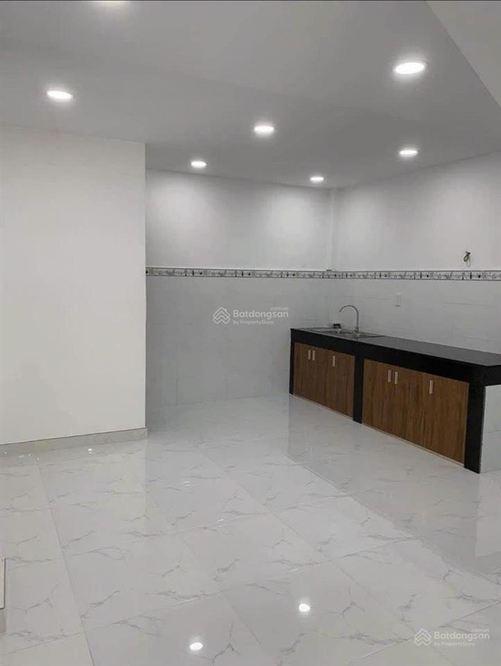 Nhà thống nhất  2pn  3wc  hơn 4 tỏi