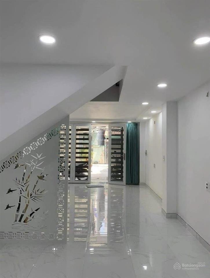 Nhà thống nhất  2pn  3wc  hơn 4 tỏi