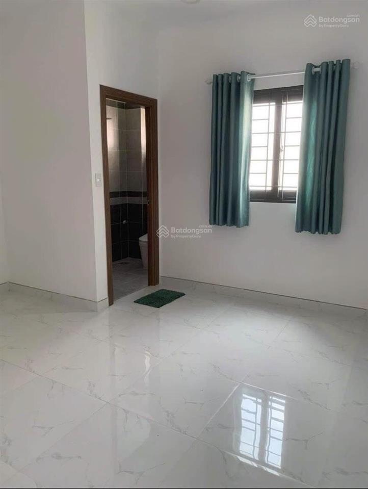 Nhà thống nhất  2pn  3wc  hơn 4 tỏi