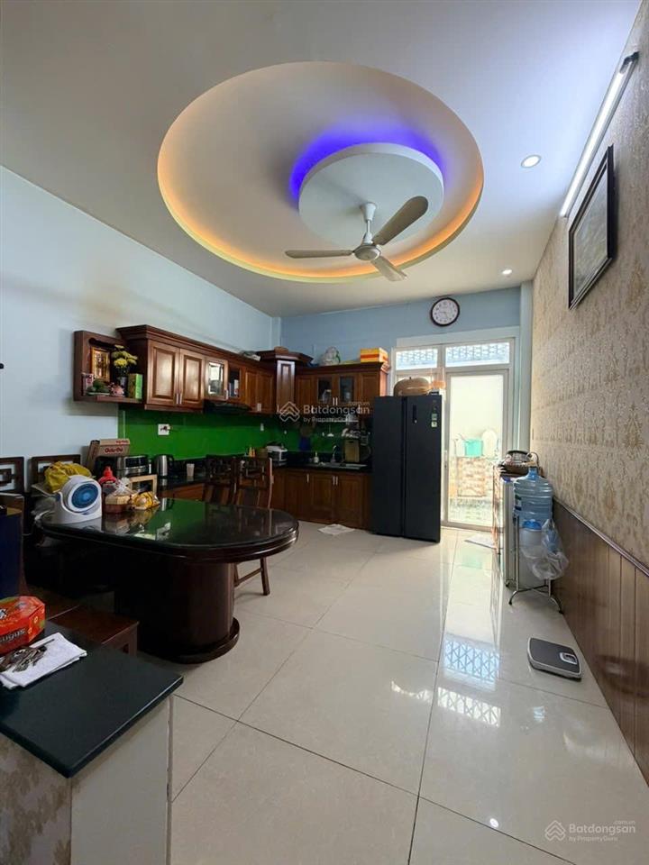 Nhà thạnh lộc 37  trệt 3 lầu ôtô ngủ trong nhà  nhíc 6tỷ