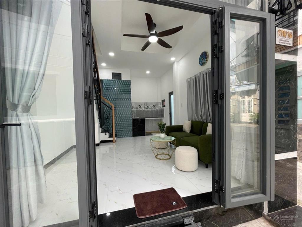 Nhà nhỏ dương quảng hàm  sát siêu thị emart phan văn trị