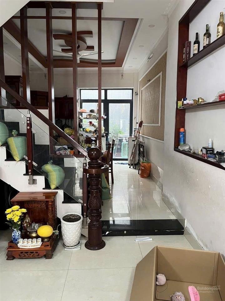 Nhà gần chợ thạnh xuân  hơn 5 tỷ  giá tốt khu vực