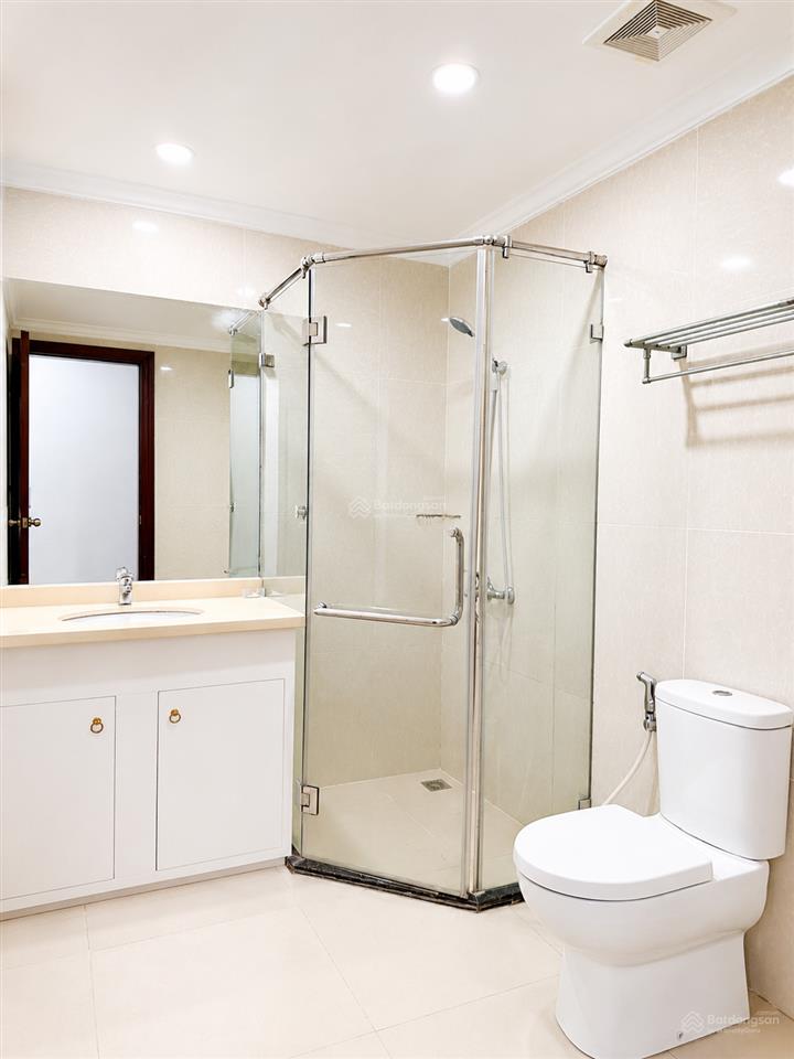 Cho thuê nhanh căn 2pn royal city, nội thất liền tường, 113m², chỉ 16 triệu,  0825 064 ***
