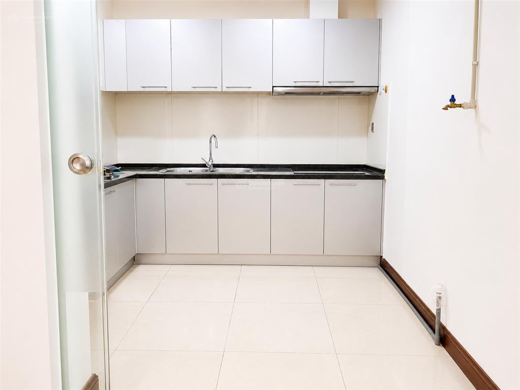 Cho thuê nhanh căn 2pn royal city, nội thất liền tường, 113m², chỉ 16 triệu,  0825 064 ***