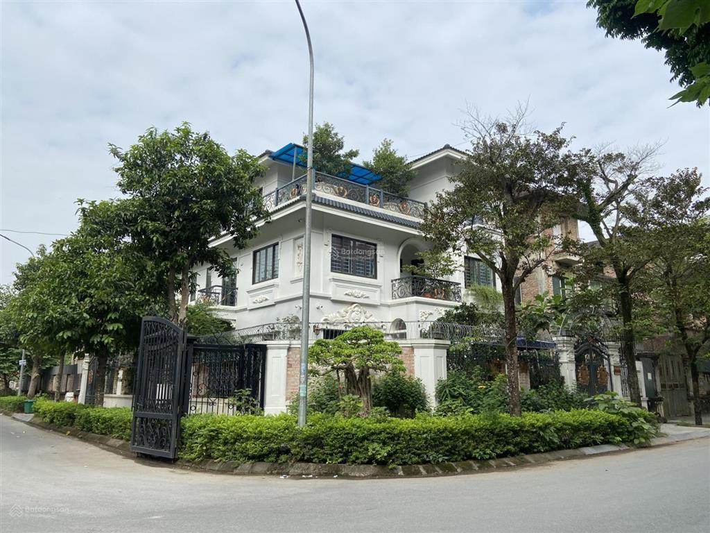 Chính chủ gửi bán biệt thự hướng đông trục chính hoa phượng giá 28.x tỷ.