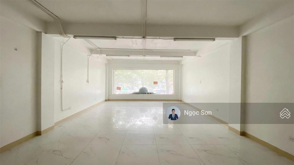 Chính chủ cần cho thuê shophoue mặt đường lê trọng tấn hoàn thiện có thang máy. 0925 238 ***