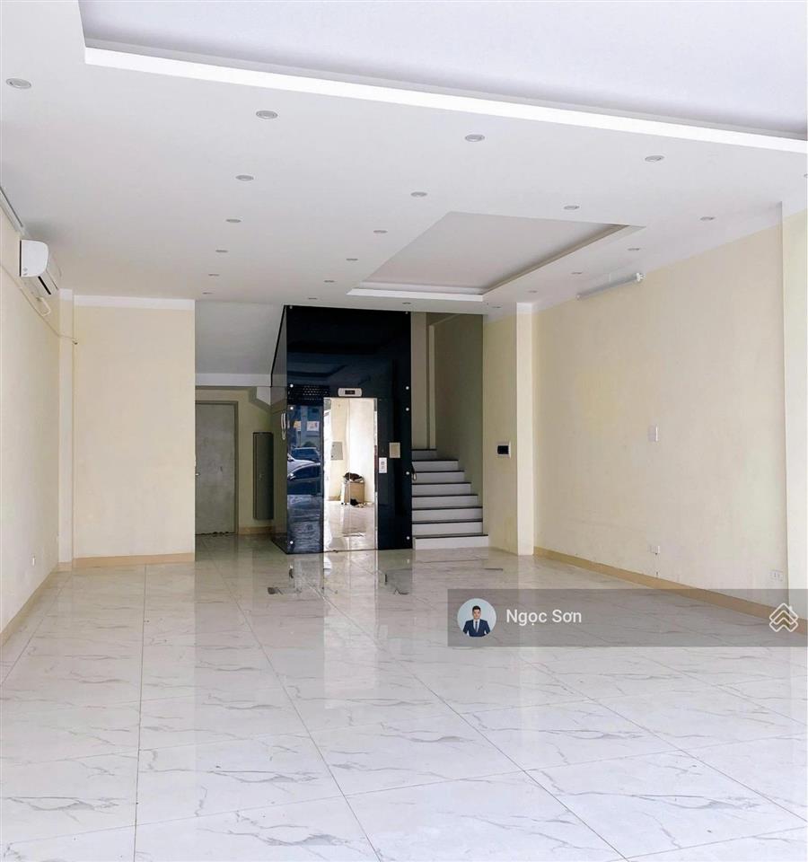 Chính chủ cần cho thuê shophoue mặt đường lê trọng tấn hoàn thiện có thang máy. 0925 238 ***