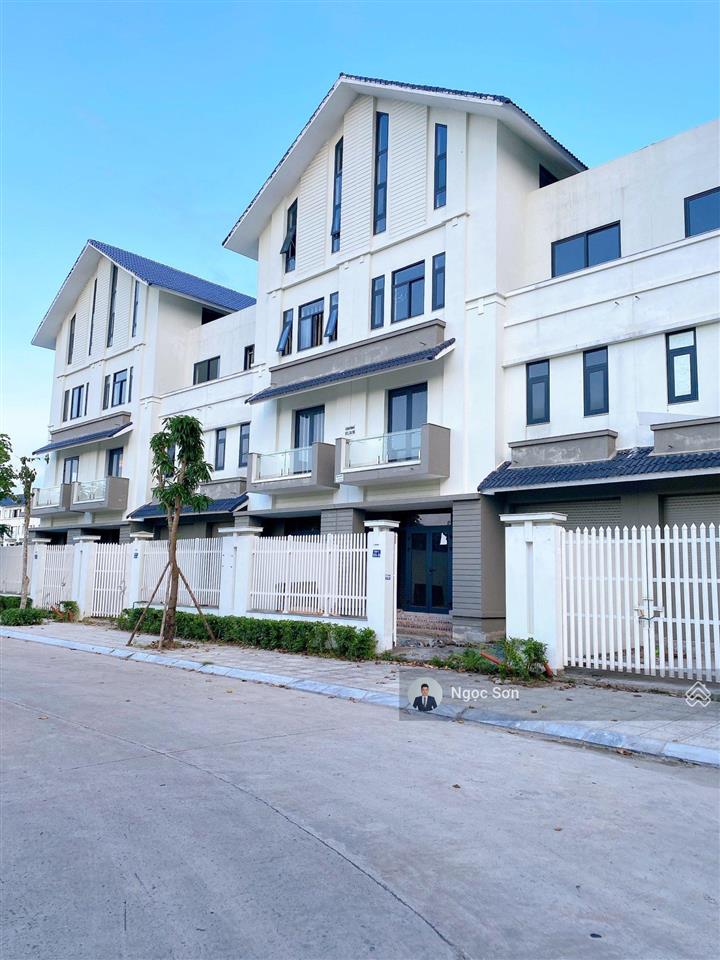 Siêu phẩm căn nhà vườn góc diện tích 160m2 , mặt tiền 8m, căn duy nhất mặt vườn hoa giá 29 tỷ.