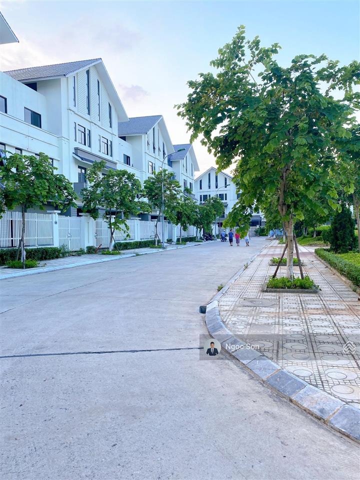 Siêu phẩm căn nhà vườn góc diện tích 160m2 , mặt tiền 8m, căn duy nhất mặt vườn hoa giá 29 tỷ.