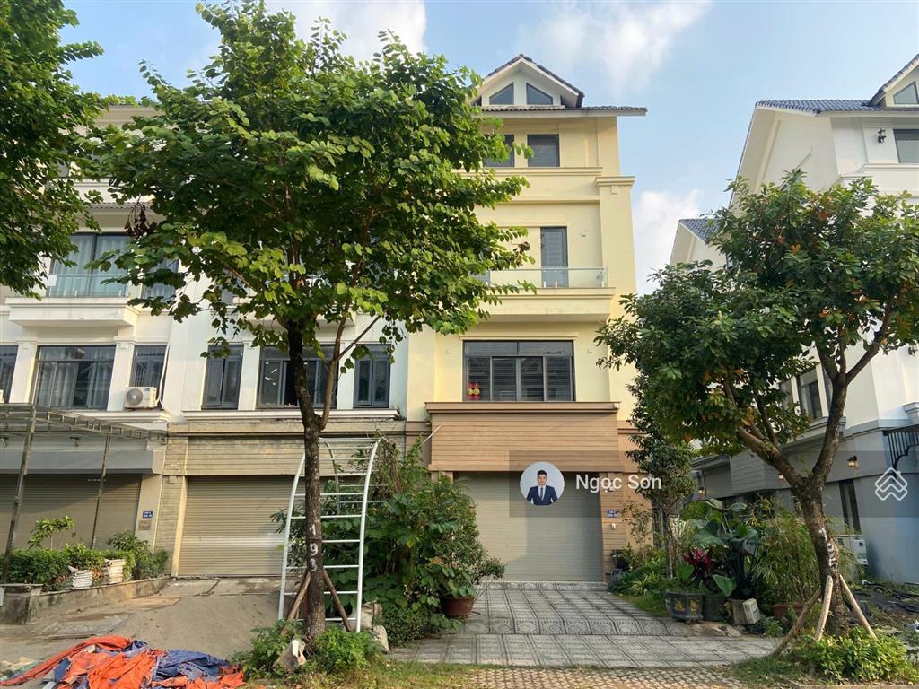 Vị trí kinh doanh 144m2  27,x tỷ khó tìm căn thứ 2  giá rẻ hơn giá thị trường gần 2 tỷ.
