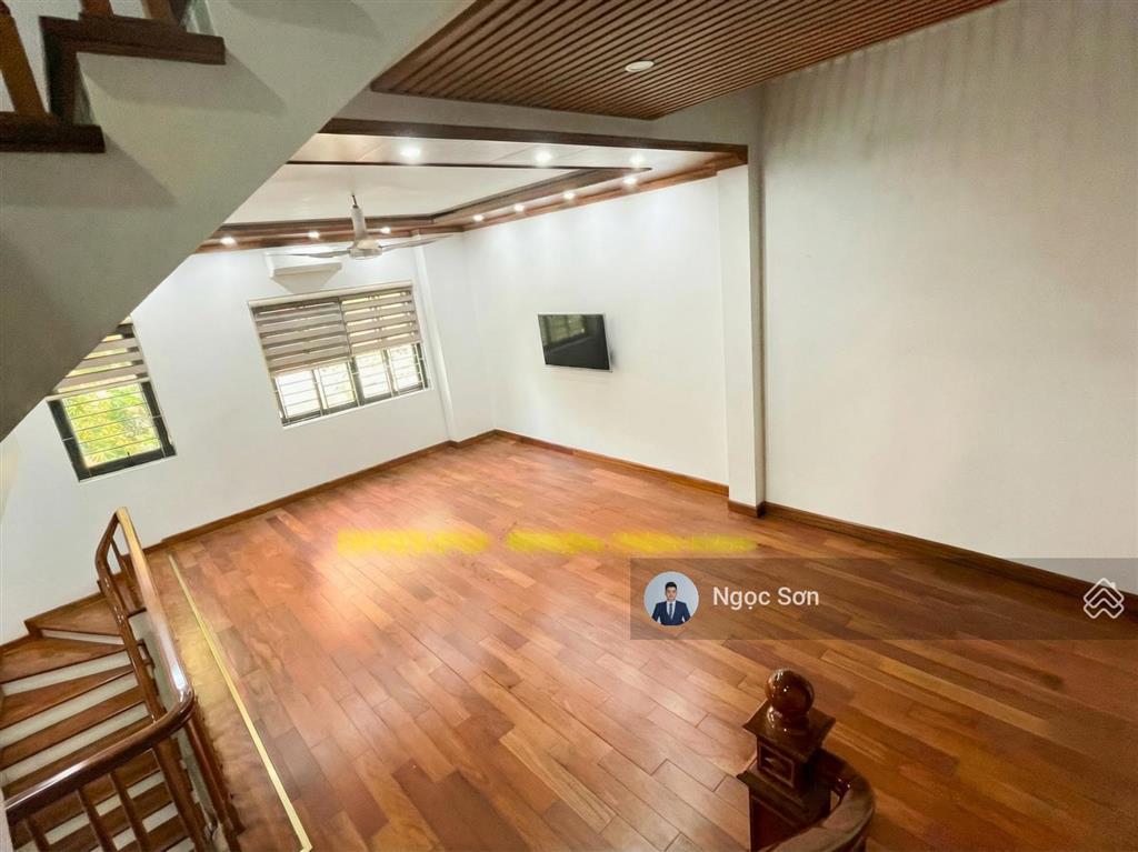 Cho thuê nhà vườn khu c diện tích 108m2 phù hợp mọi mô hình kinh doanh.  em sơn 0928 036 ***