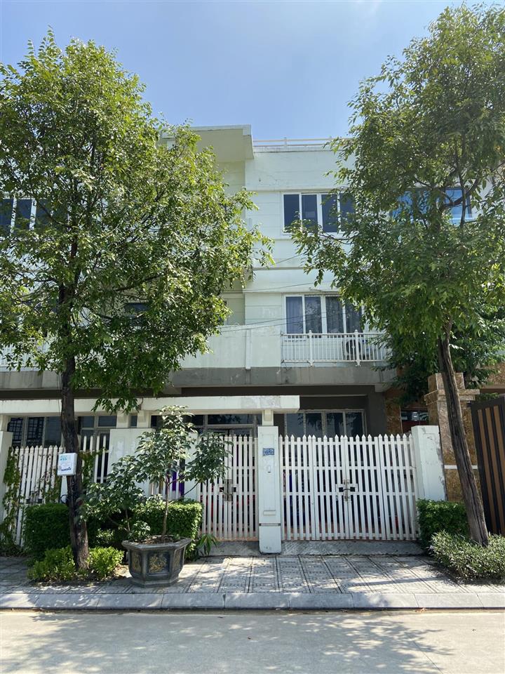 Chính chủ bán gấp nhà đẹp  giá tốt nhất khu vực  chốt nhanh kẻo lỡ.  em sơn 0928 036 ***