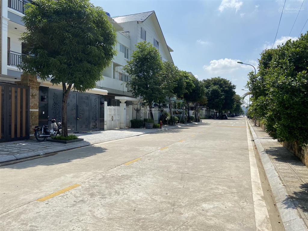 Chính chủ bán gấp nhà đẹp  giá tốt nhất khu vực  chốt nhanh kẻo lỡ.  em sơn 0928 036 ***