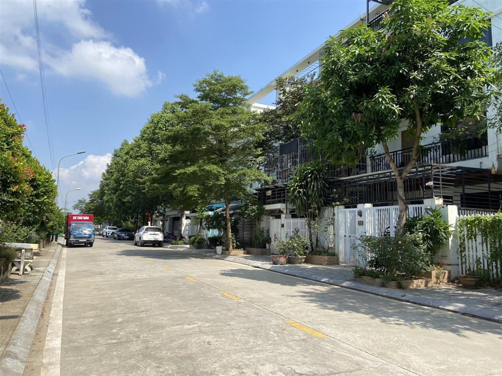 Chính chủ bán gấp nhà đẹp  giá tốt nhất khu vực  chốt nhanh kẻo lỡ.  em sơn 0928 036 ***