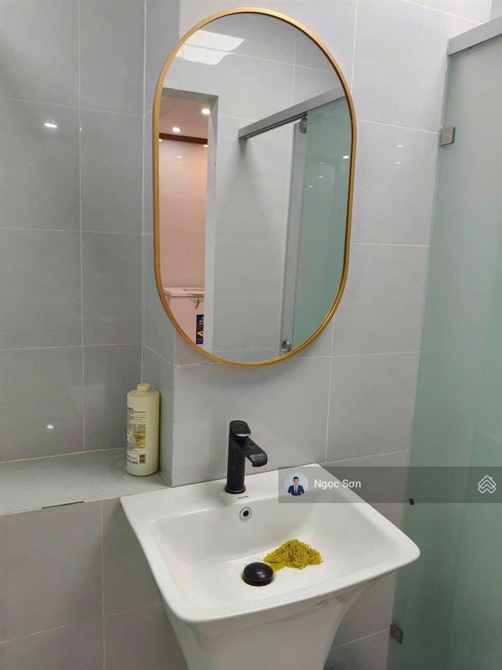Cho thuê tầng 2 tòa nhà văn phòng khu c geleximco có thang máy
