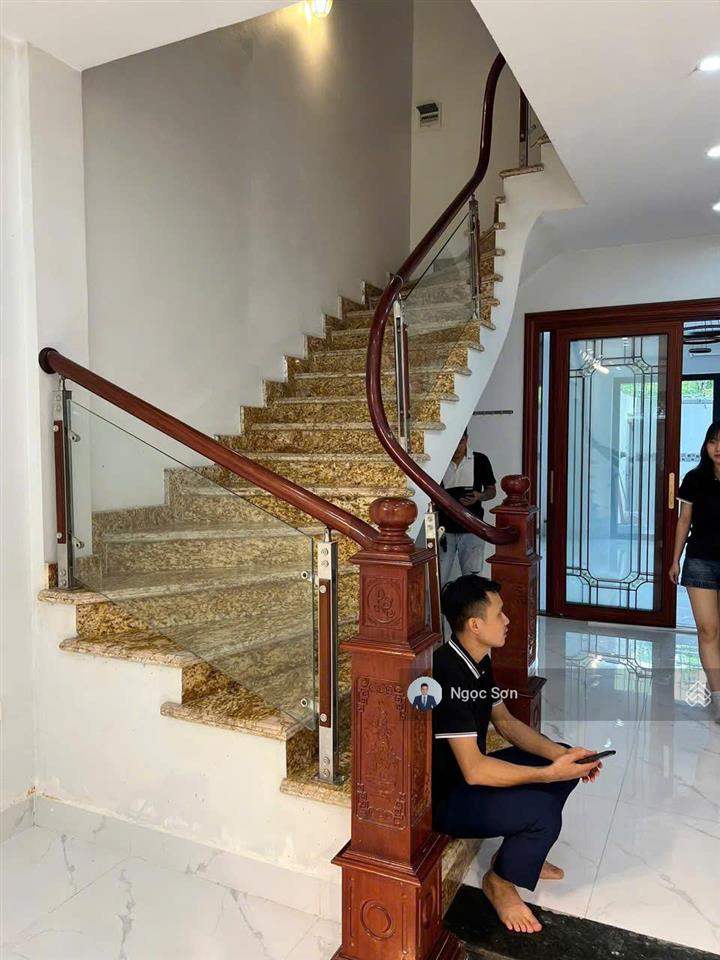 Cho thuê liền kề khu c geleximco hoàn thiện đẹp, có thang máy