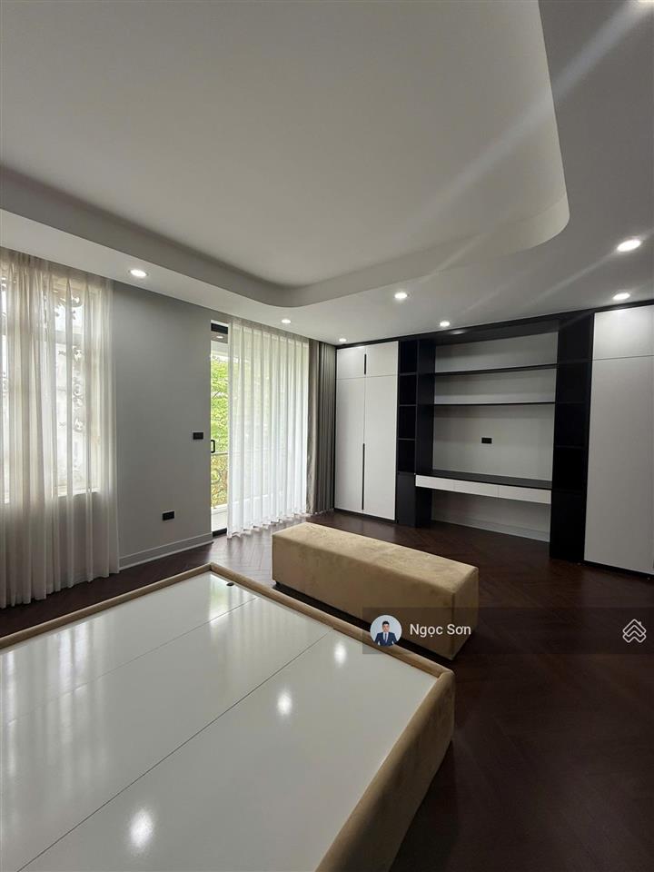 Cho thuê nhà vườn 120m mặt tiền 6m có thang máy khu d geleximco