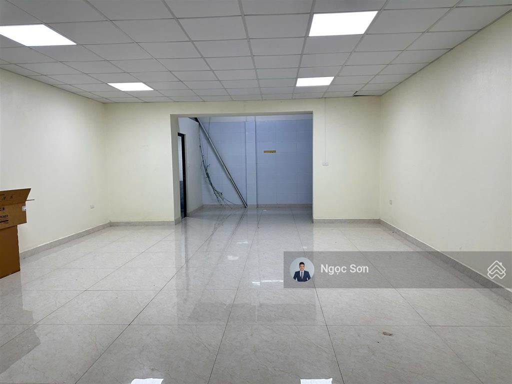 Cho thuê nhà vườn 130m mặt tiền 6m mặt sau shophouse khu d