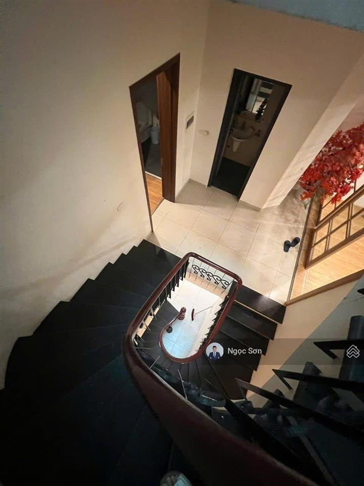 Cho thuê nhà vườn full nội thất khu a geleximco giá chỉ 26 tr/tháng