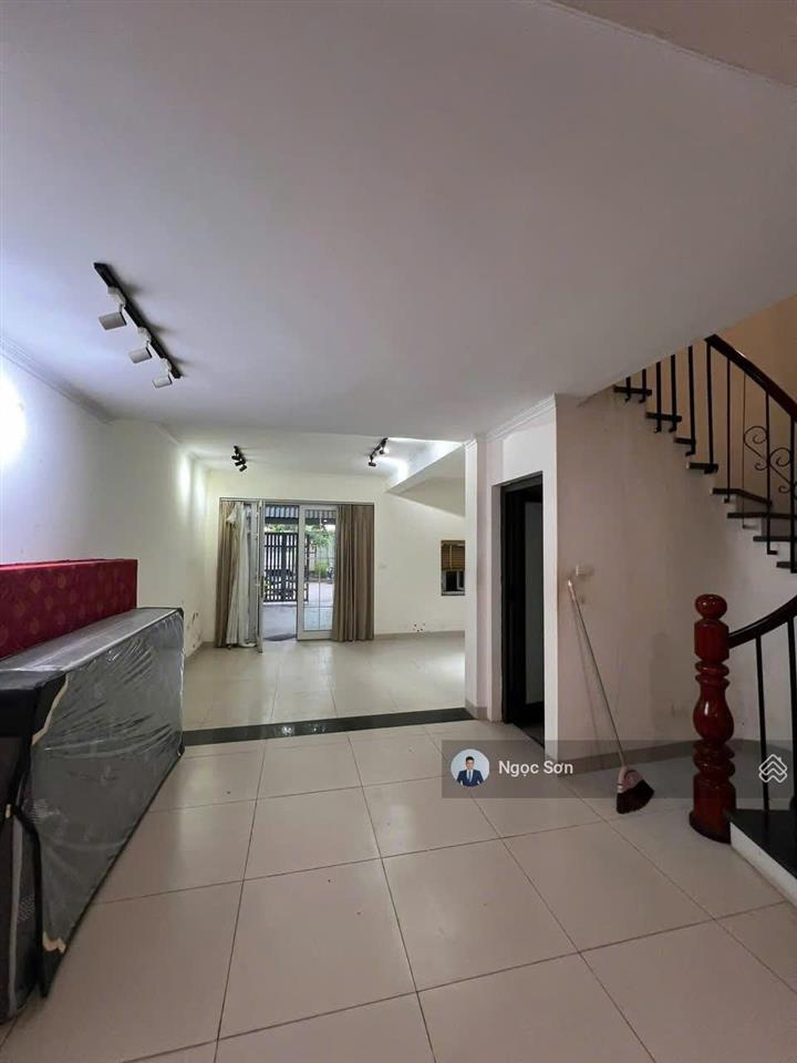 Cho thuê nhà vườn full nội thất khu a geleximco giá chỉ 26 tr/tháng